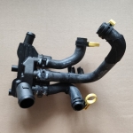 LR005819 Aušinimo sistemos jungtis (RR L322, RR Sport)(3.6L TdV8) LR005819 Aušinimo sistemos jungtis (RR L322, RR Sport)(3.6L TdV8)